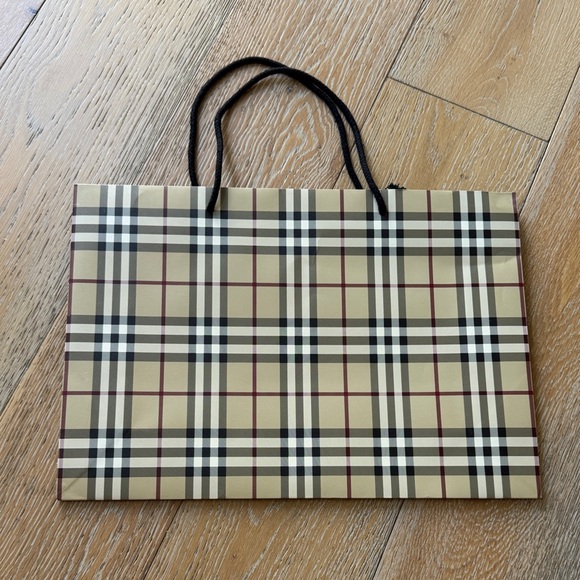 New Burberry Cream Plaid Check Shopping Bag Authentic - Picture 1 of 3
